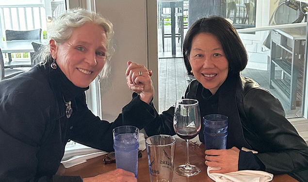 Jocelyn Schaffer ’81, left, and Donna Weng Friedman ’80.