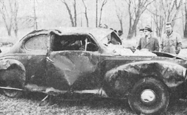 The Lincoln Zephyr coupe belonging to W. Leonard Alexander ’22, shortly after it was hauled to the bank of Lake Carnegie.