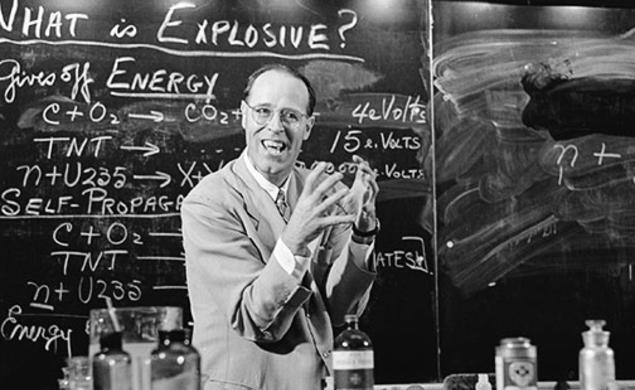 Chemistry professor Hubert Alyea ’24 *28 — aka “Dr. Boom” — in action in 1960.