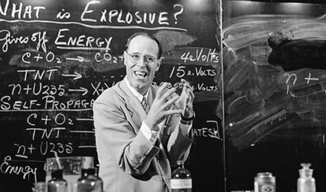 Chemistry professor Hubert Alyea ’24 *28 — aka “Dr. Boom” — in action in 1960.