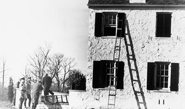 Police investigate the kidnapping of Charles Lindbergh’s son at the family home near Princeton.