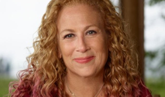 This is a headshot photo of Jodi Picoult.