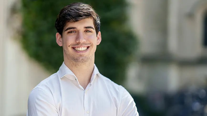 PAWcast: Valedictorian Erik Medina ’25 on Changing the Chemistry of Plastics Erik Medina ’25