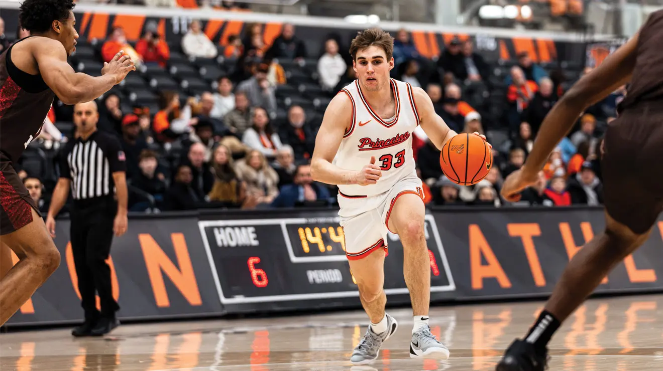 Experienced Men’s Basketball Team Looks to Prove Last Season’s Dip Was an Outlier