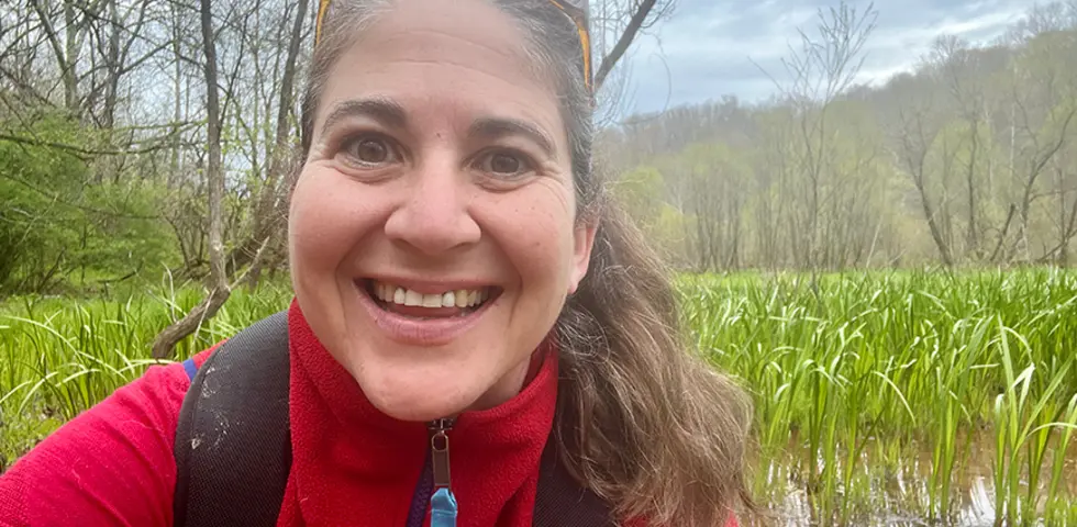 Karen Showalter *05 Weaves Together Sustainable Agriculture and Social Justice Karen Showalter *05 Weaves Together Sustainable Agriculture and Social Justice