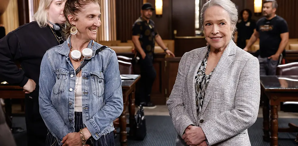 Screenwriter and Producer Jennie Snyder Urman ’99 Brings Bold Women to the Screen Screenwriter and Producer Jennie Snyder Urman ’99 Brings Bold Women to the Screen