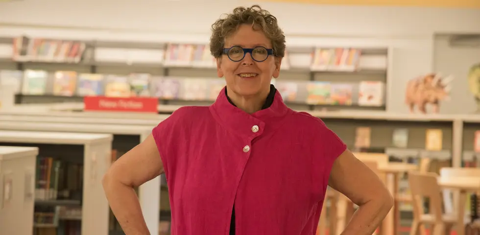 Librarian Jane Folger ’81 Knows How to Turn Kids into Readers