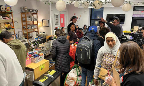 Ilze Thielmann ’88 Offers a Helping Hand to Migrants