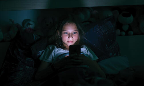 Lauren Hale *03 Is Studying the Impacts of Screens on Teens and Sleep