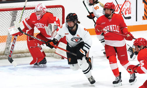 Men’s and Women’s Hockey Take Turns with Exciting Baker Rink Performances