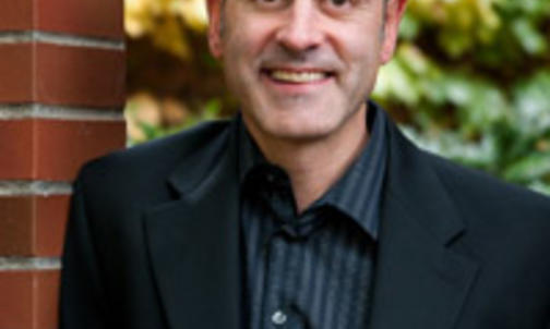 Apostolidis '86 examines Mexican meatpackers' lives and political activism