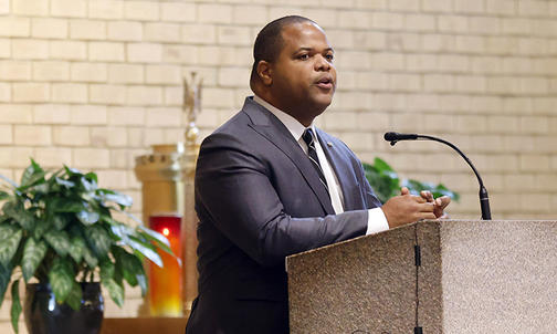 Oct. 3: Dallas Mayor Eric Johnson *03 Becomes a Republican