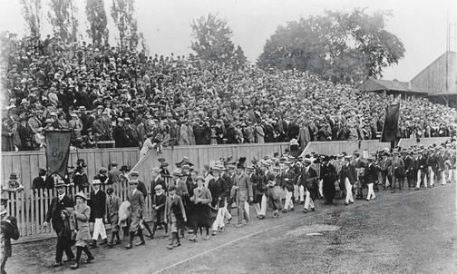 Photo From the Archives: The 1886 P-rade