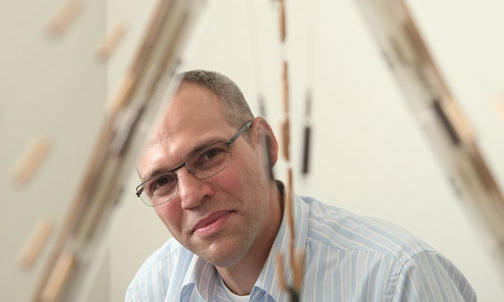 Zoli ’88 wins MacArthur grant