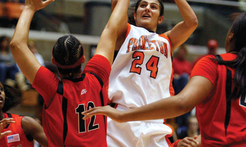 Women's basketball dominates in 13–2 start