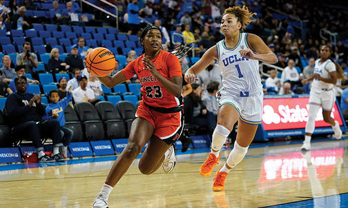 Women’s Basketball Uses Early Challenges to Prep for March