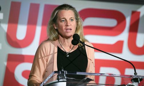 Sports Shorts: Senior Awards Announced, Athletic Director Steps Down