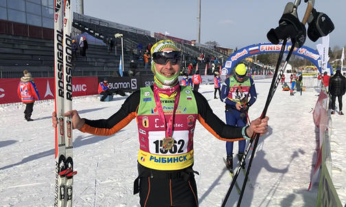 Bill Brown ’83 Raises Funds for Parkinson’s Research Through Skiing