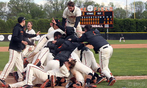 Sports Shorts: Baseball, Softball Win Ivy League, Prepare for NCAAs