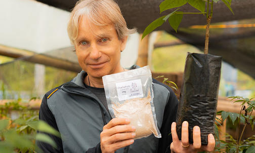 Craig Leon ’85 Is Growing Native Foods in Ecuador’s Cloud Forest