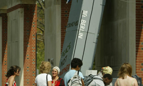 Student groups protest Israeli barriers