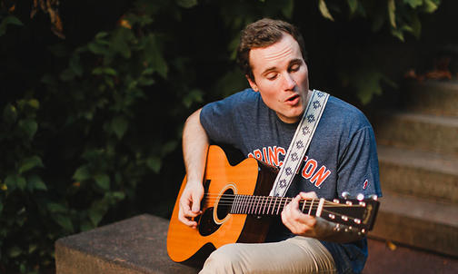 J Lind ’18 Turns His Experiences as a Hospice Volunteer into Music