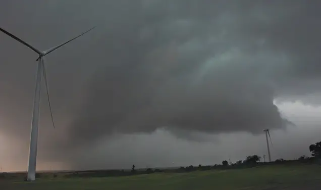 In ‘Cloud Warriors,’ Tom Weber ’89 Seeks Understanding of Extreme Weather