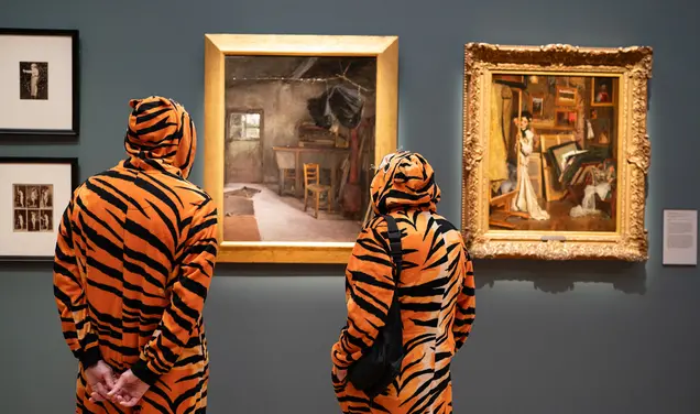 Huge Crowds Descend for a Night at the New Art Museum