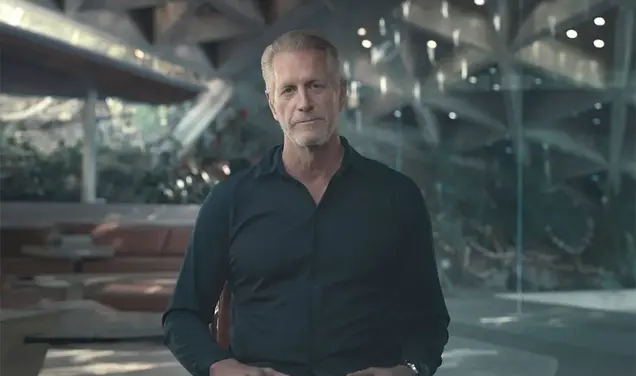 Supermodel Hoyt Richards &rsquo;85 Charts Recovery From &lsquo;Cultic Relationship&rsquo;