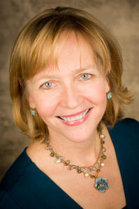 15903-Liza Mundy-thumb-200x300-15902.jpg