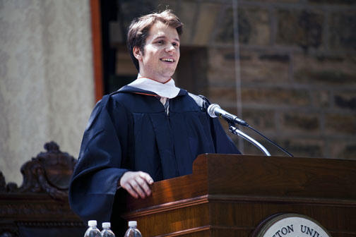 Valedictorian Holger Staude ’09 speaks to the gathering.