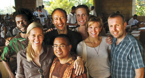  Three alumni are among Worldreader’s staff members: Susan Moody Prieto ’94 (front left), David Risher ’87 (back, second from left), and Barbara Hummel ’82 (second from right). 