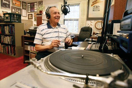 David Miller ’50 is the host and producer of a weekly radio program, “Swingin’ Down the Lane with David Miller.”