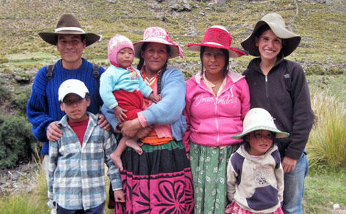 Leah Bushin ’14, far right, with her host family in Collana, Peru.