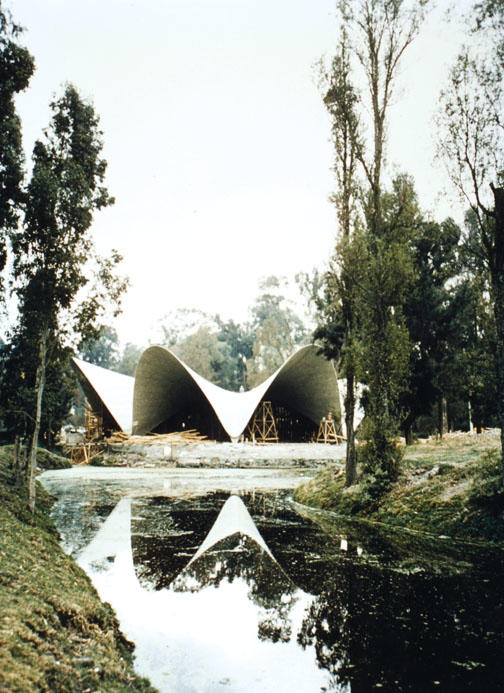 Construction of Los Manatiales restaurant as it neared completion in 1957.