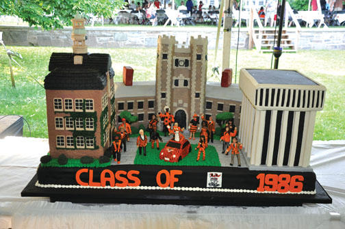 FUN WITH FONDANT: The ’86 cake from Carlo’s Bakery, home of TV’s “Cake Boss.”