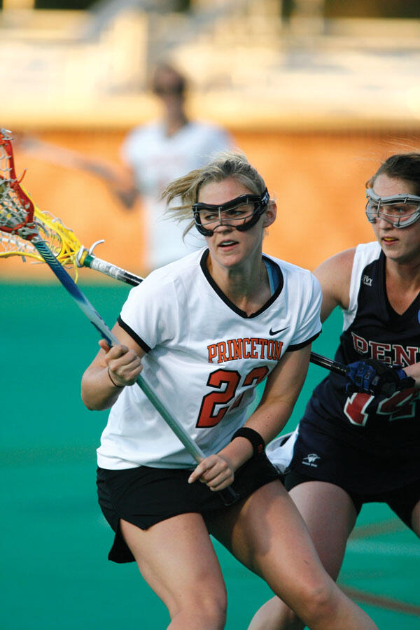 LIVE.SP_Casaceli.jpg Christine Casaceli ’09