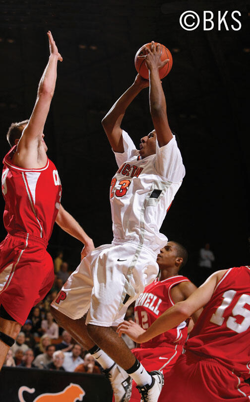 LIVE.SP_Maddox.jpg Kareem Maddox ’11