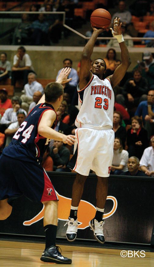 LIVE.SP_Maddox_0.jpg Kareem Maddox ’11