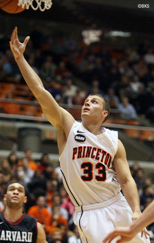 LIVE.SP_mbb_0.jpg Dan Mavraides ’11