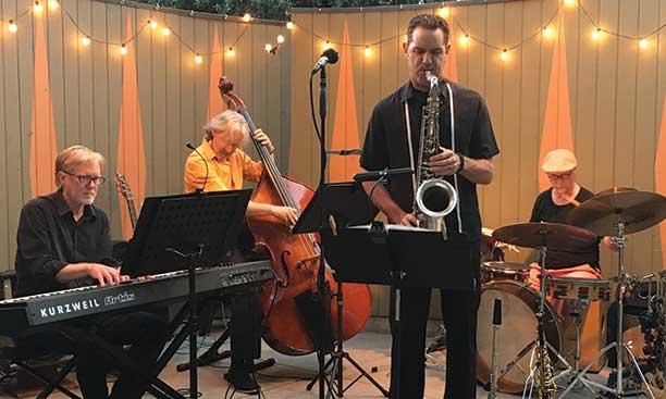 Photo of Edwards perfoming with the band AltaMusica