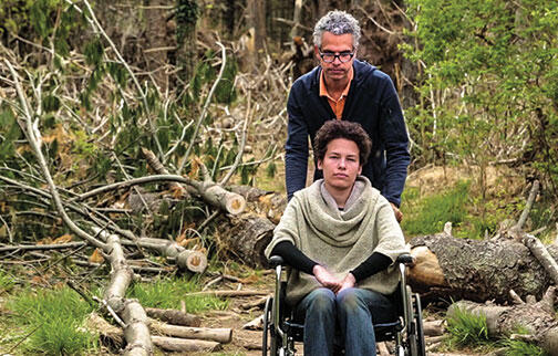 Jennifer Brea ’05, with husband Omar Wasow, suffers from myalgic encephalomyelitis, a form of chronic fatigue that is inexplicably crippling and easily exacerbated.