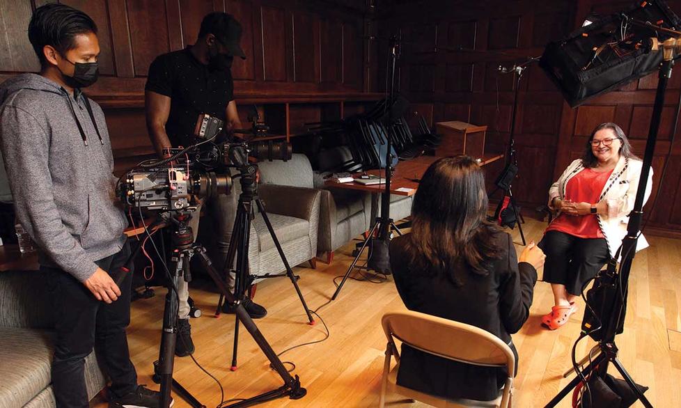 Patricia Garcia-Monet Burk ’92 during her session of “Recuerdos Digital Storytelling”