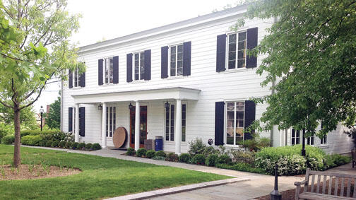 SCHEIDE CALDWELL HOUSE: 2004, Schwartz/Silver Architects. 10,000