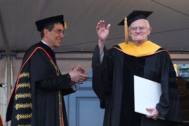 David Billington â€™50, right, with President Eisgruber â€™83 at Commencement. (Beverly Schaefer)