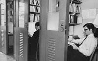 i-7bffc024fd12888a457ba54f201b07de-carrel_thumb.jpg